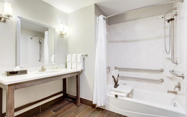 Holiday Inn Hotel & Suites Lafayette North by IHG