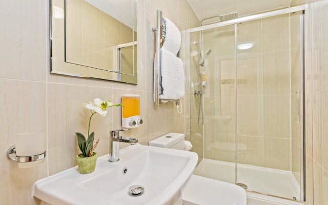 Metro Guest House