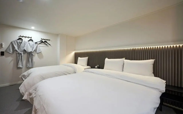 Hotel Chloe