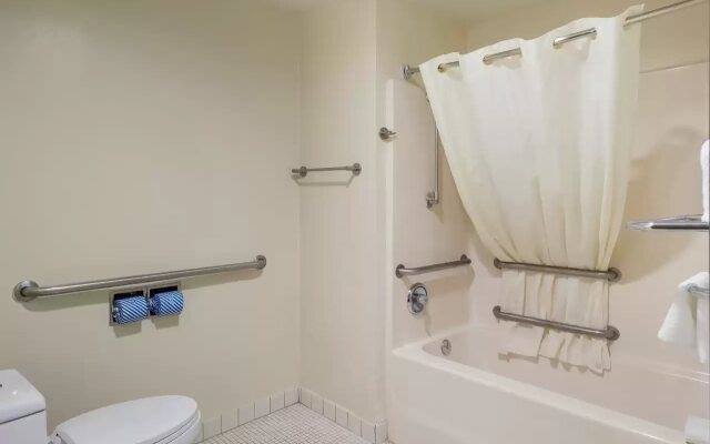OYO Townhouse Houston Airport North