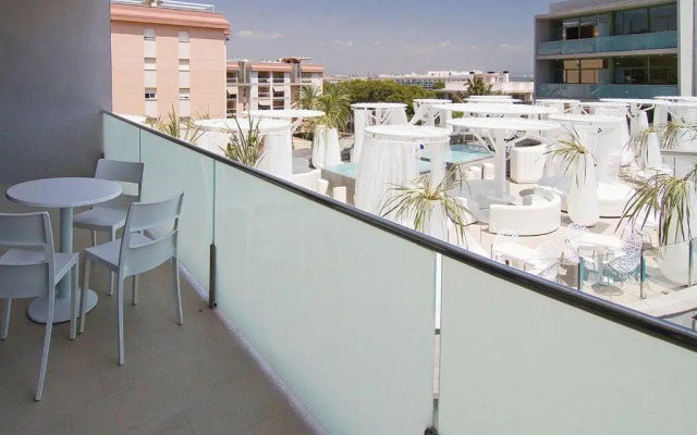 Apolo Suites Rentalmar