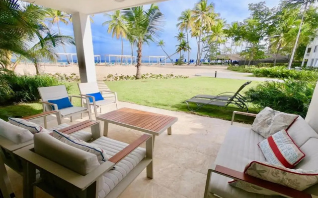 Wonderful 2-br Beach Front Apartment at Emotions