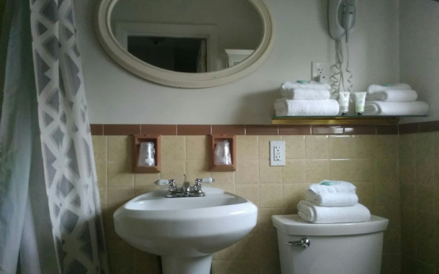 Colonial Inn Seekonk