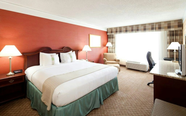 Holiday Inn Cleveland-Mayfield by IHG