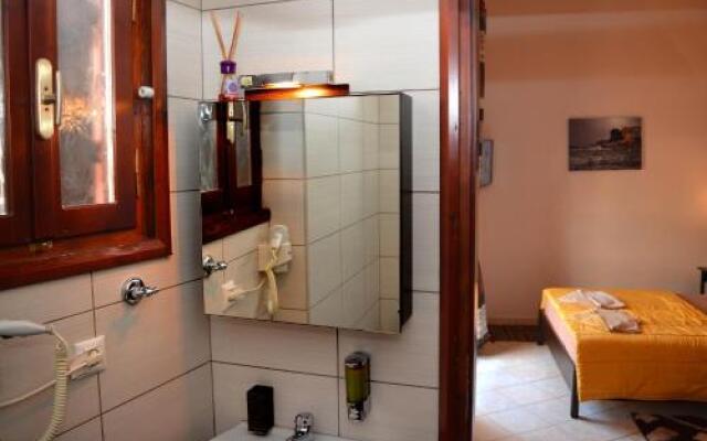Enetiko Rooms