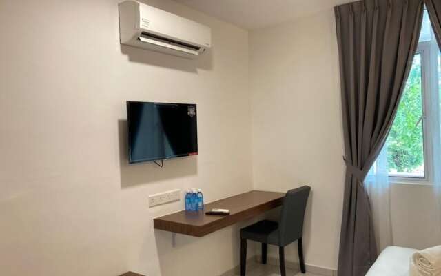 Cafe & Capital O 90756 Cara Hulu Hotel