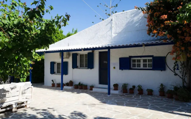 Marini Traditional Cottages