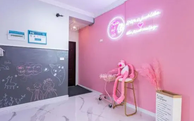 Danjiangkou Threeofus Apartment