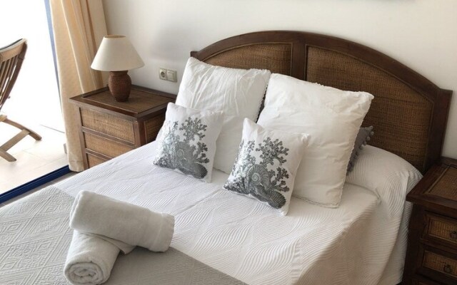 T&H Les Ones Family Apartments