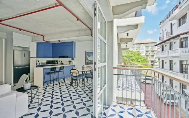 w Spectacular 2BR in Plaza Herrera