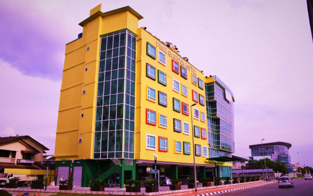 Pine Garden Hotel
