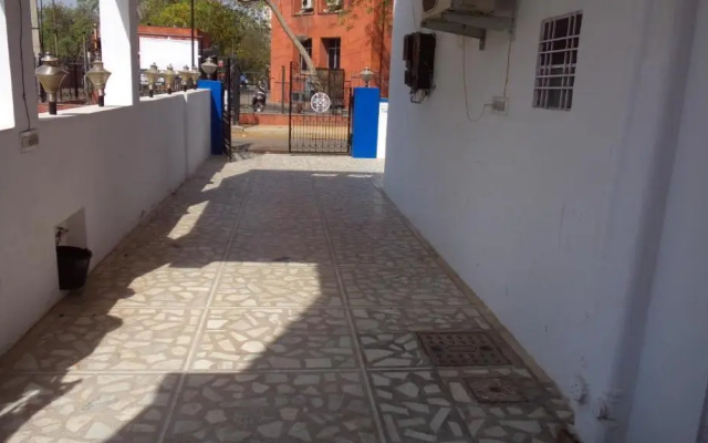 Hotel driveway