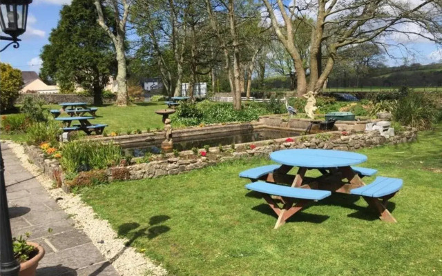 OYO Lamphey Hall Hotel