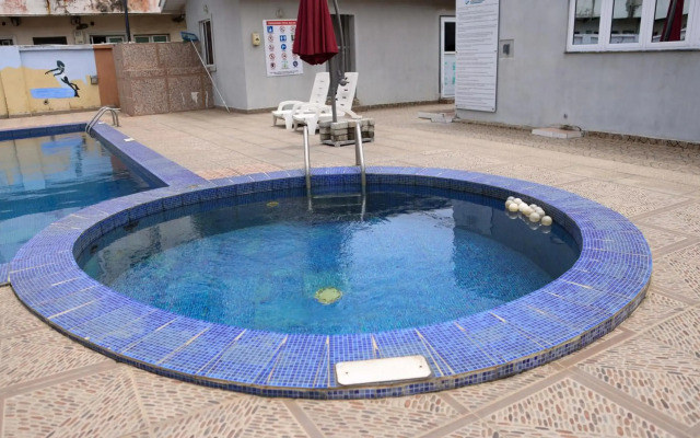 Bol Lodge And Apartment