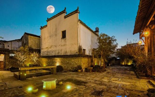Wuhuatang Boutique Hostel