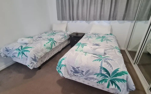 Cranbourne Court Beach Side Apartments