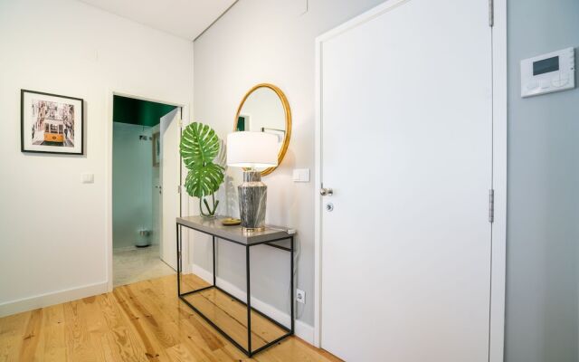 Modern Apartment in Chiado (The Heart of Lisbon) - 2