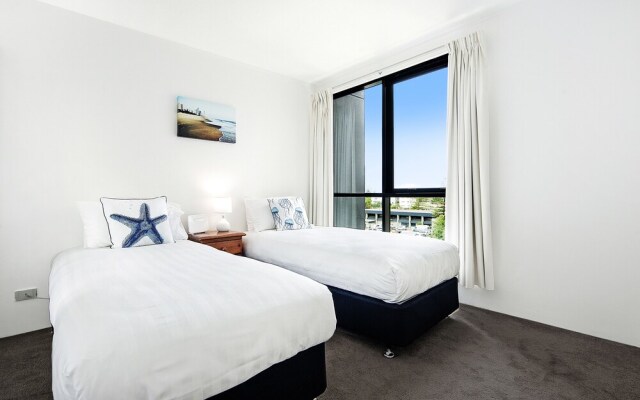 Broadbeach on the Park 2 Bedroom Apartment