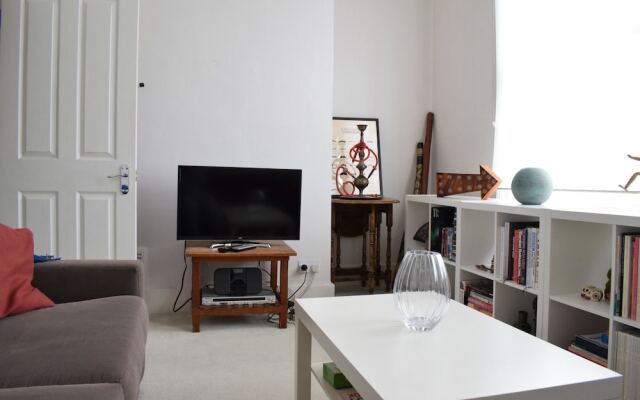 3 Bedroom Flat In Brixton