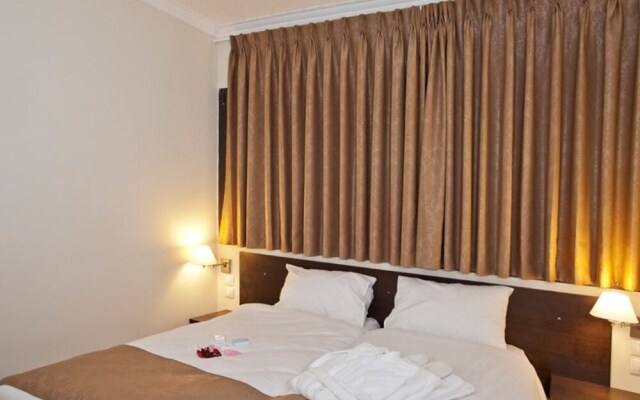 Market Hotel