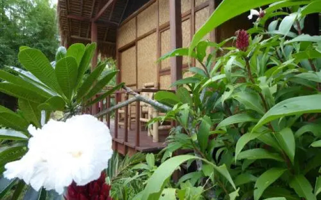 Shibui Garden Bungalows and Restaurant