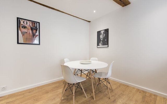 APPARTEMENT 1 NEUF sur le port à coté de la plage