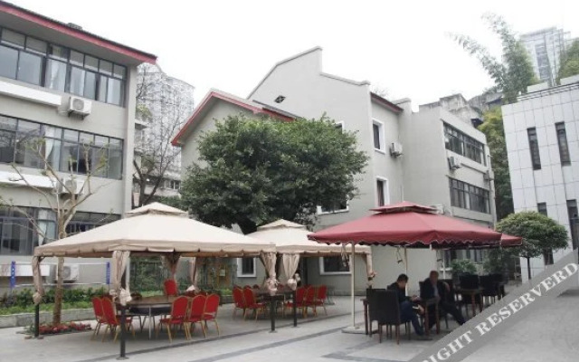 Zhuyuan Hostel