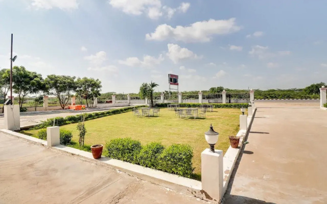 Capital O 48521 Hotel Bhanwar Singh Palace