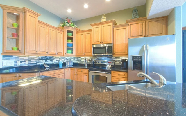 Bayway Luxury Townhome 4 Bedroom Townhouse by RedAwning