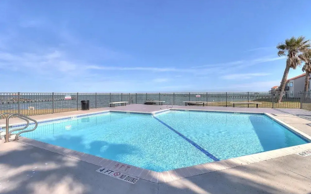 Chamingo 2 Bedroom Condo by Redawning