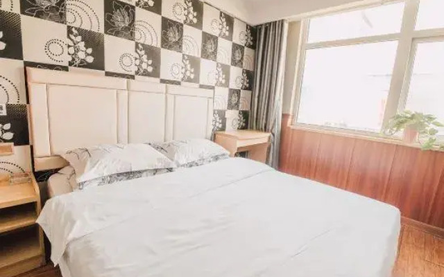 Weishang  Hotel（Nanyang railway station Xinhua City Square ）