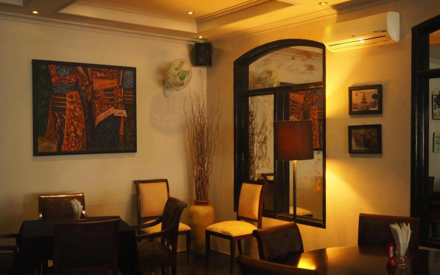 The Gecho Inn Town
