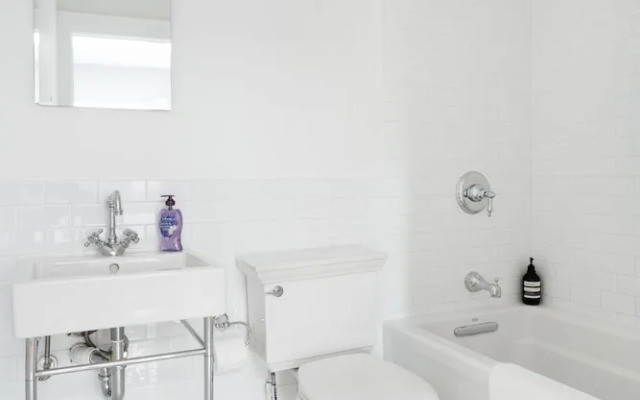 6 Bedroom Townhome Near NYC