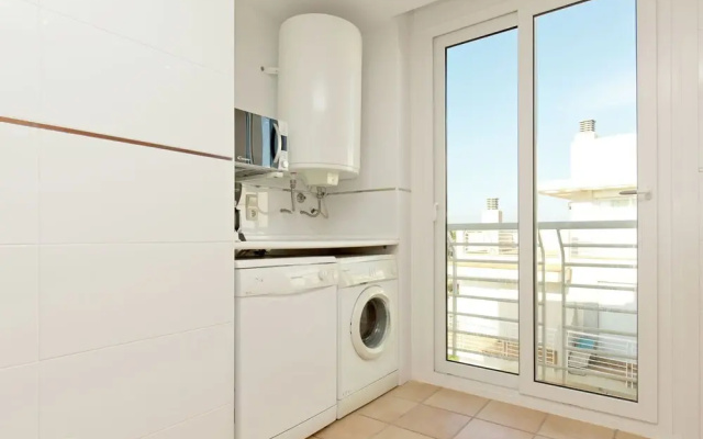 Quaint Apartment close to the Seabeach