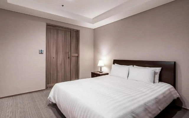 New Hilltop Hotel
