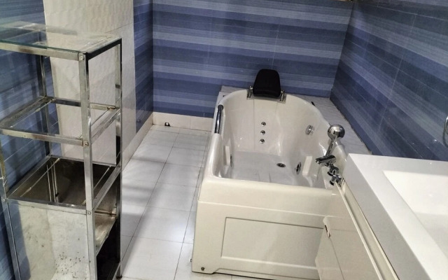 Self Contained Master Bedroom Apartment in Tema