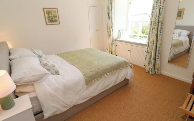 6 Bellair Road
