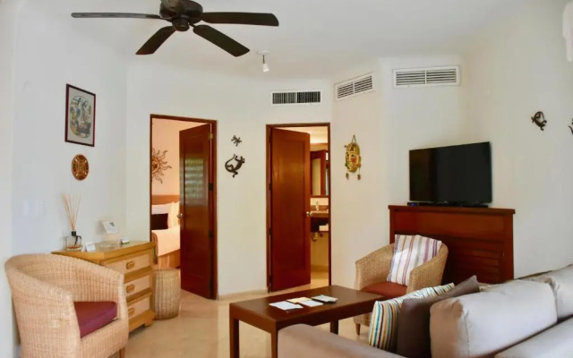 Playa Palms Beach Hotel