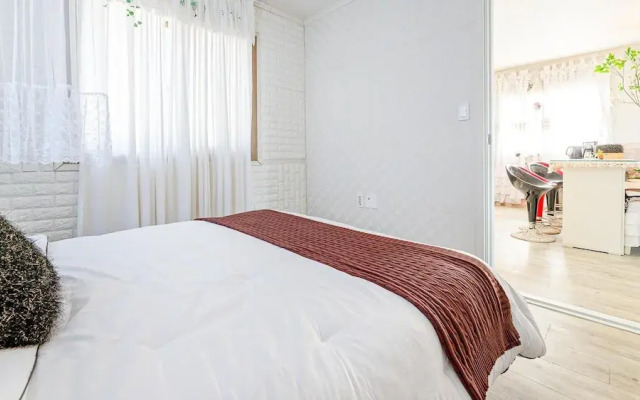 Jeju Kkothyanggi Badasori Pension