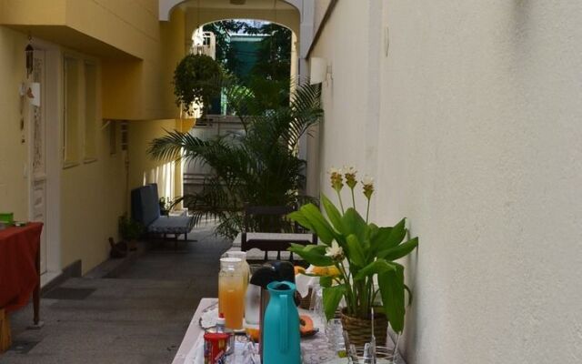Casa Amarela Guest House - ZONA SUL