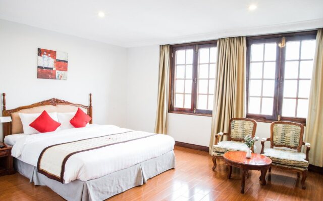 Riverside Hotel