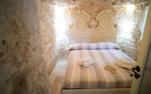 Trullo Bosco Selva Fasano by Typney
