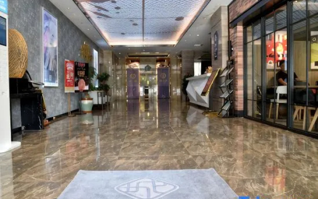 Chonpines Hotel (Xuwen Square Jinhui)