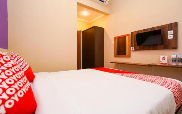Hotel O Surabaya near Surabaya Town Square formerly Kupang Gunung Residence