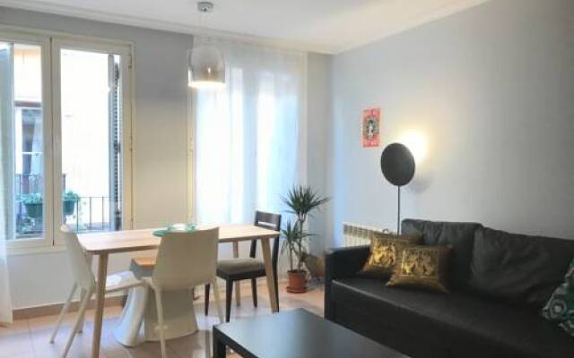 Room Gran Vía Apartments