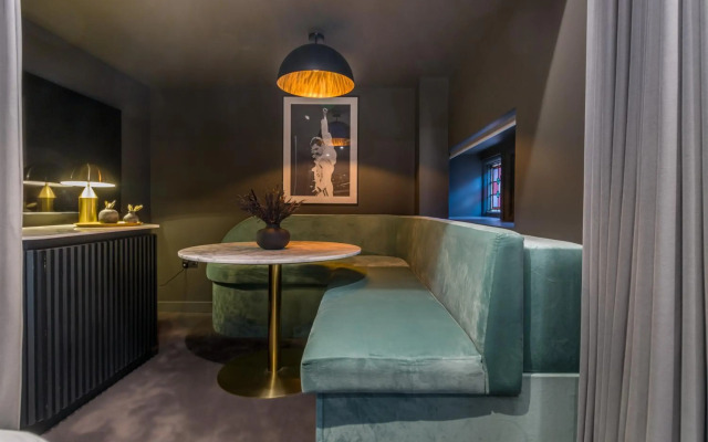 Velvet Hotel