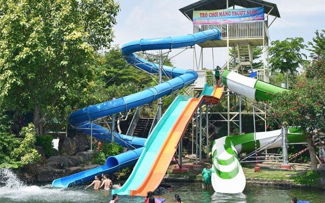 Suoi Mo Park