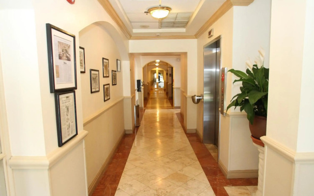 Chateaubleau Hotel
