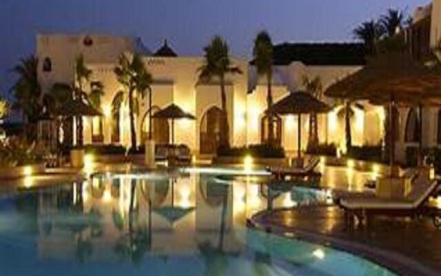 Coral Bay Prestige Apartment
