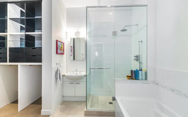Posh And Luxury Stay In Downtown